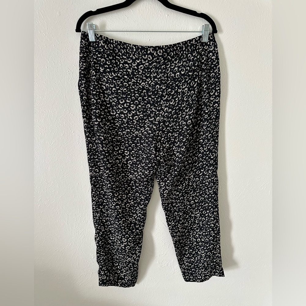 🌟SALE🌟 Loft silky pants with floral design - Picture 4 of 5